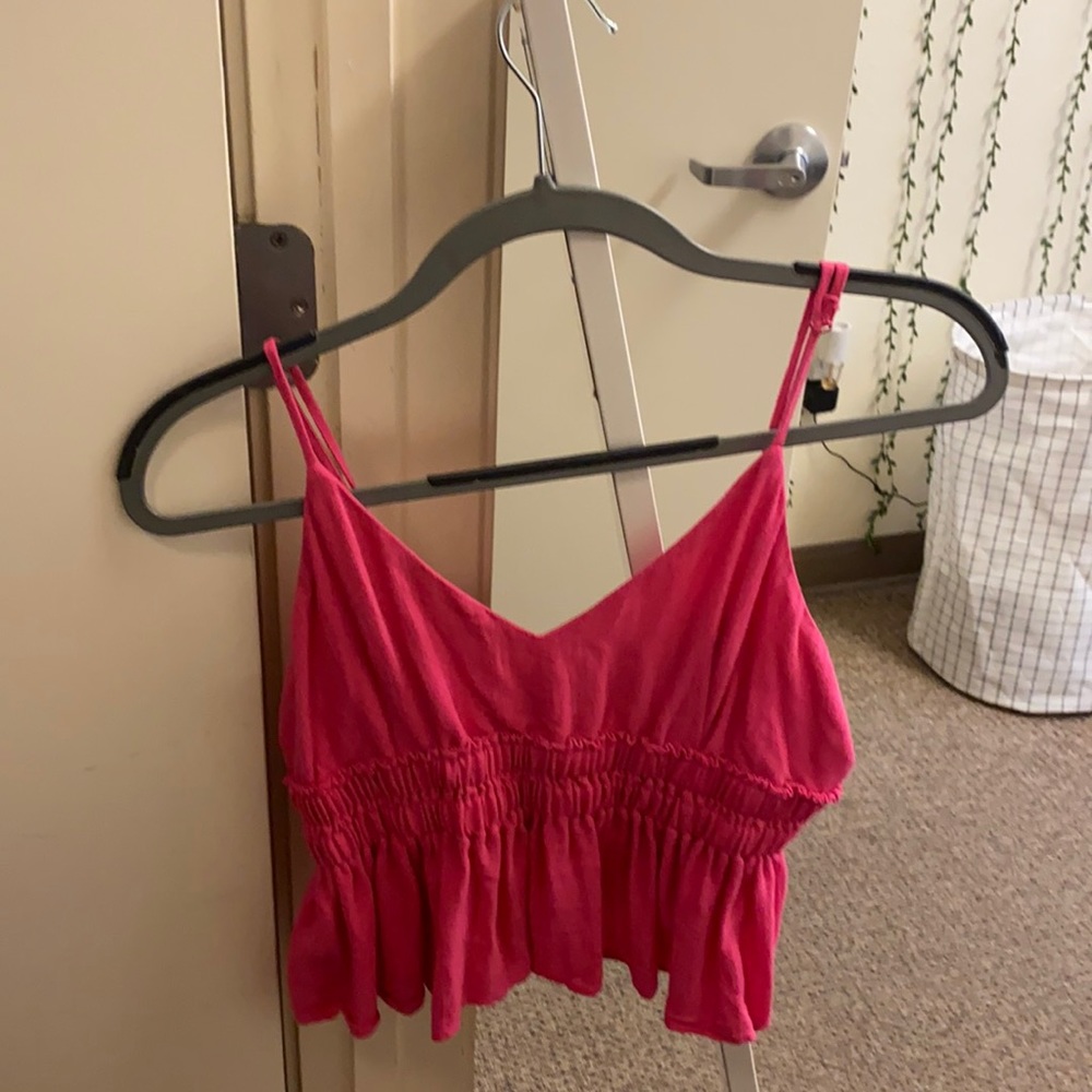 pink tank top
